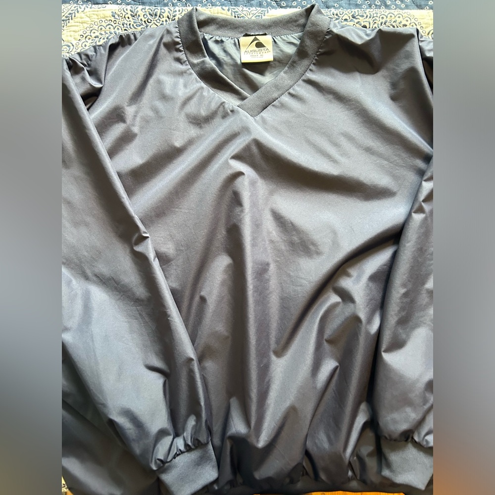 Men’s navy windshirt XL